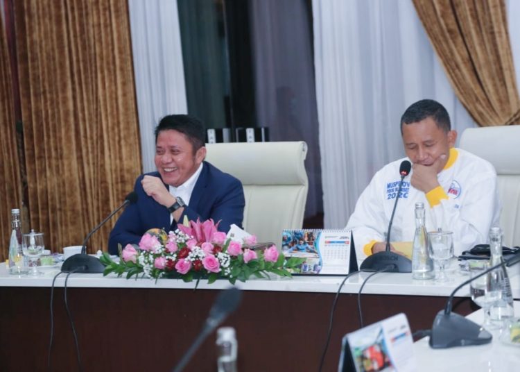 Gubernur Sumsel Herman Deru saat menerima pengurus PBVSI Sumsel yang diketuai Kapolda Sumsel, Irjen Pol Prof. Dr. Eko Indra Heri S. MM, di Griya Agung, Selasa (15/6/2021). (fornews.co/humas pemprov sumsel)