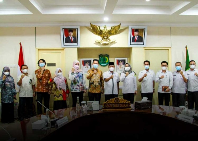 ASN harus melaksanakan tugas dengan penuh pengabdian dan memberikan pelayanan sebaik-baiknya kepada masyarakat sesuai tupoksi. (foto fornews.co/humas pemkab muba)