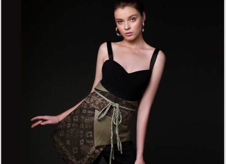 Gambo Muba yang dipakai oleh salah satu model dan dijadikan sampul majalah internasoinal. (fornews.co / ist)