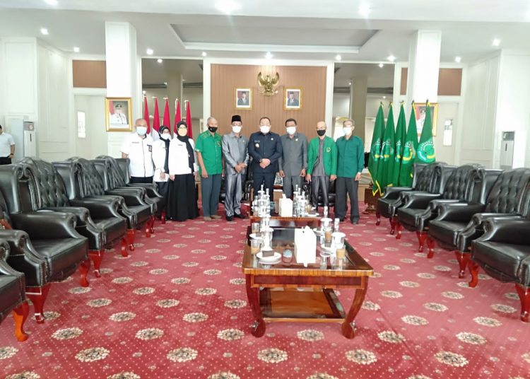 DPC PPP Kabupaten Musi Banyuasin saat bersilaturrahmi dengan Bupati Muba, Senin (04/10). (fornews / ist)