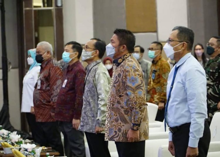 Gubernur Sumsel, Herman Deru saat menghadiri pertemuan Tahunan Bank Indonesia Nasional dan Bank Indonesia Perwakilan Sumsel di Ballroom Hotel Arista Palembang, Rabu (24/11/2021). (fornews.co/humas pemprov sumsel)