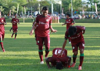 Pemain PS Palembang melakukan selebrasi usai mencetak gol ke gawang Persimura, pada pertandingan akhir Grup A di Stadion Ria Jaya Komplek Pertamina, Minggu (12/12//2021). (fornews.co/ist)