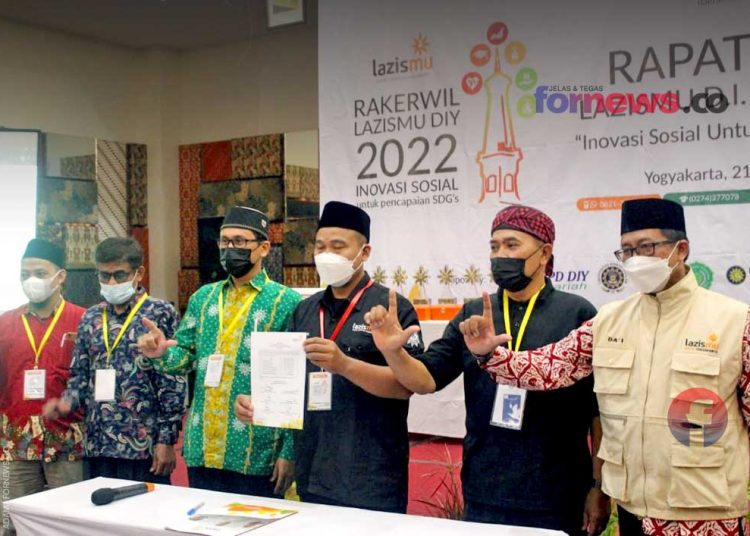 KETUA kantor Lazismu daerah/kota Daerah Istimewa Yogyakarta (DIY) usai penutupan Rakerwil Lazismu DIY 21-23 Januari 2022 di Hotel Tjokro Style. (foto fornews.co)