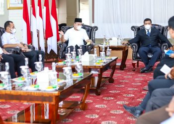 Plt Bupati Muba Beni Hernedi saat menerima jajaran HKBP Betania Babat Toman Ressort Palembang Distrik XV Sumbagsel, di Guest House Griya Bumi Serasan Sekate, Rabu (9/2/2022).(fornews.co/humas pemkab muba)