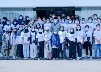 IKPM Muba bersama Plt Bupati Muba, Beni Hernedi di Rumah Dinas Bupati Muba, usai menempuh perjalanan dari Yogyakarta, Kamis (28/4/2022).(humas pemkab muba)
