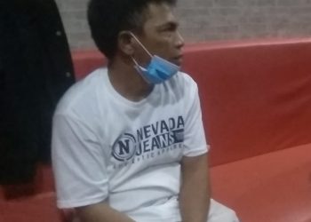 Sopir truk, Redoh Iskandar usai ditangkap Tim Beguyur Bae Opsnal Ranmor Polrestabes, Palembang, Jumat (20/5/2022) lalu.(fornews.co/ist)