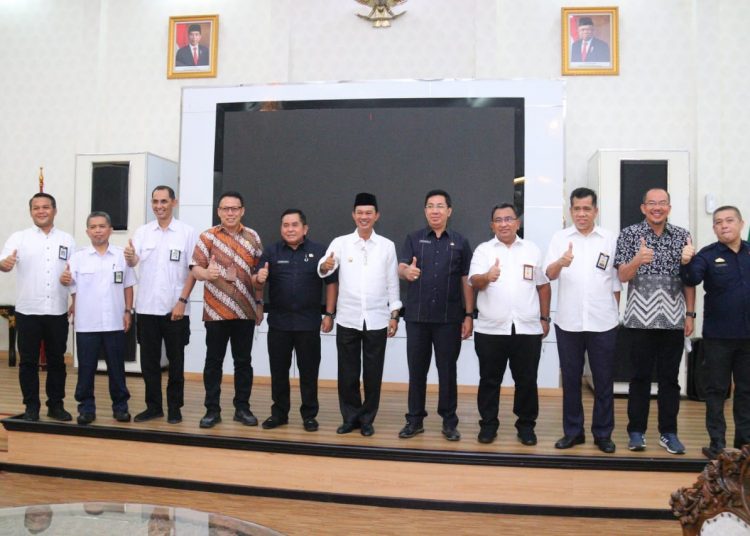 Wali Kota Palembang, Harnojoyo, saat menerima Pengurus Provinsi Gateball Sumsel di Rumah Dinas Wali Kota Palembang, Kamis (12/5/2022). (fornews.co/ist)
