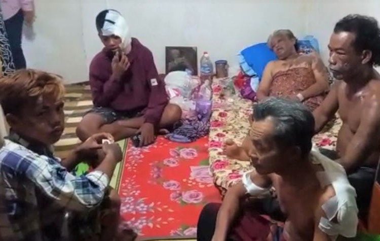 Kondisi satu keluarga usai menjadi korban penyiraman air keras di rumahnya, Jumat (2/6/2022). (fornews.co/ist)