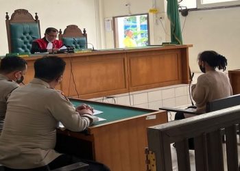 Suasana sidang tiga pasangan tanpa ikatan pernikahan, Jumat (1/7/2022), yang diciduk Unit Tipiring Sat Samapta Polrestabes Palembang dalam operasi pekat, Kamis (30/6/2022) malam. (fornews.co/ist)