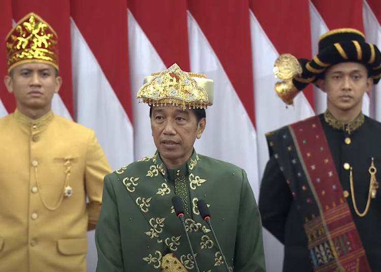 Presiden Jokowi saat menyampaikan pidato kenegaraan pada Sidang Tahunan MPR RI dan Sidang Bersama DPR RI dan DPD RI di Ruang Rapat Paripurna, Gedung Nusantara MPR/DPR/DPD RI, Senayan, Jakarta, Selasa (16/08/2022). (fornews.co/Foto: BPMI Setpres)