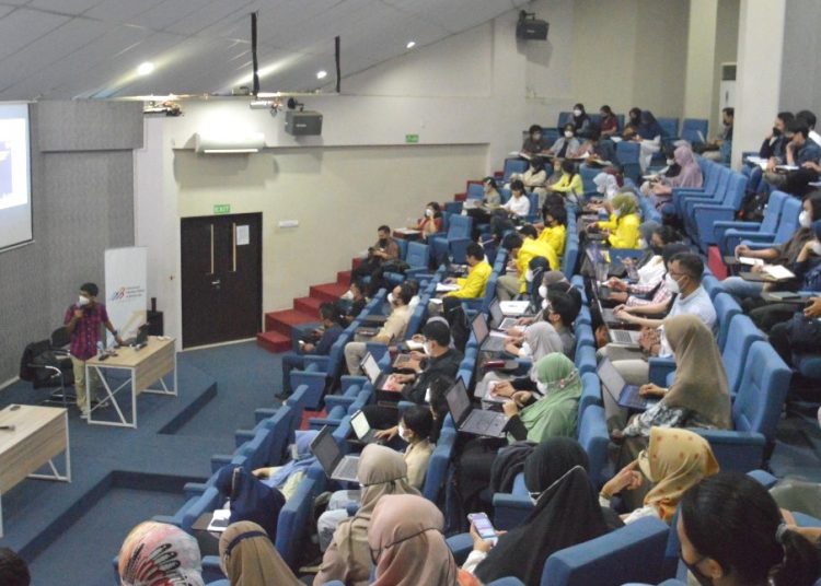 AMSI DKI Jakarta, bekerjasama Cek Fakta, Google News Initiative, PPKB, FIB UI, saat menggelar pelatihan literasi berita di di auditorium Lembaga Bahasa Internasional FIB UI, Depok, Jabar, Kamis (15/9/2022) kemarin. (fornews.co/ist) 