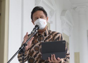 Menkes Budi Gunadi Sadikin memberikan keterangan pers usai mengikuti rapat yang dipimpin oleh Presiden Jokowi, di Istana Kepresidenan Bogor, Jabar, Senin (24/10/2022). (fornews.co/Foto: Humas Setkab/Oji)