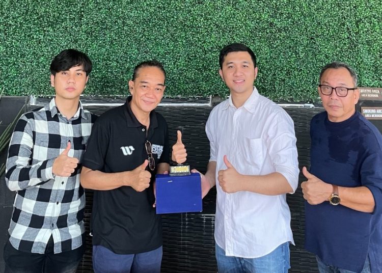 Ketua AFP Sumsel Islah Taufik Effendy (dua dari kiri) bersama Ketua AFKOT Kota Lubuklinggau, Eric Putra, usai rapat, Sabtu (10/12/2022). (fornews.co/ist)