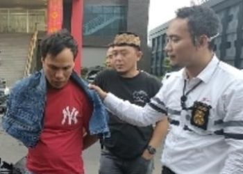 Tersangka Husin Arif sesuai diringkus jajaran opsnal unit 3 Subdit III Jatanras Ditreskrimum Polda Sumsel, Kamis (19/1/2023) kemarin. (fornews.co/ist)