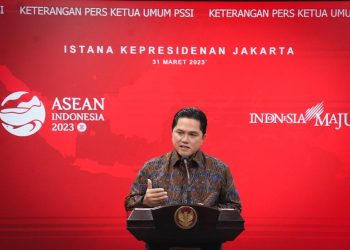 Ketua Umum PSSI Erick Thohir saat memberikan keterangan media di di Istana Presiden, Jakarta, Jumat (31/3/2023). (fornews.co/ist) 