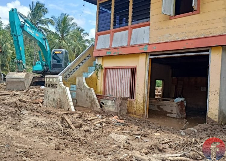 Kondisi pemukiman rumah warga di Desa Keban Agung, Kecamatan Mulak Sebingkai, Lahat, pasca diternjang banjir bandang, Rabu (15/3/2023). (fornews.co/sidratul muntaha)