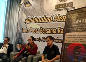 Perwakilan Members Jawa Eye Palembang saat berbgai tips lewat talkshow bersilaturahmi dan buka puasa bersama di Hotel Amaris Palembang, Minggu (9/4/2023). (fornews.co/sidratul muntaha)