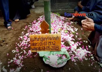 MAKAM Nyonya Ponirah akrab disapa Mbah Mardijan Putri