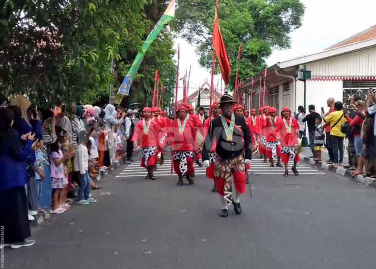 PRAJURIT Lombok Abang Kadipaten Pura Pakualaman dalam Peringatan Hadeging Kadipaten Pura Pakualaman. (foto fornews.co/adam)