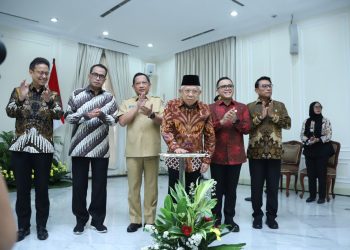 Wakil Presiden Ma’ruf Amin didampingi sejumlah menteri saat peluncuran MPP digital nasional, di Istana Wakil Presiden, Jakarta Selasa (20/01/2023). (fornews.co/Foto: Humas Kementerian PANRB)
