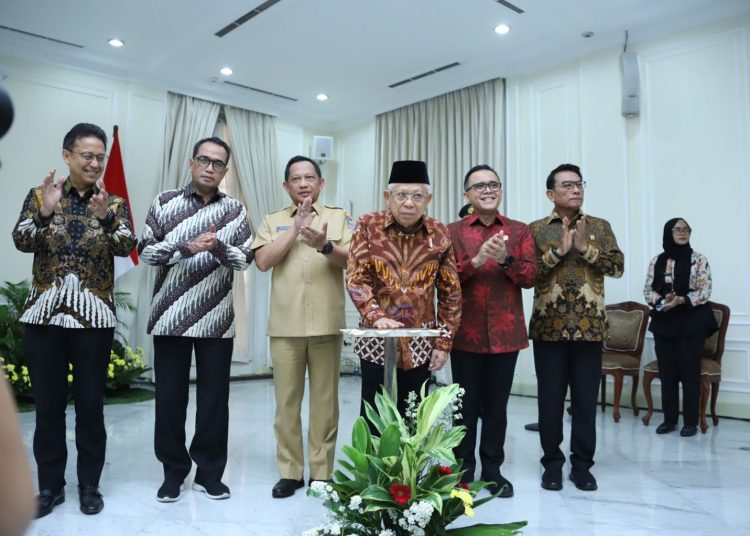 Wakil Presiden Ma’ruf Amin didampingi sejumlah menteri saat peluncuran MPP digital nasional, di Istana Wakil Presiden, Jakarta Selasa (20/01/2023). (fornews.co/Foto: Humas Kementerian PANRB)