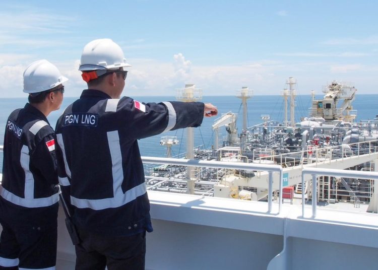 PT PGN LNG mengoperasikan fasilitas Terminal LNG Terapung /Floating Storage & Regasification Unit di Lampung, sebagai infrastruktur gas bumi terintegrasi untuk supply gas ke area Jakarta dan Jawa Bagian Barat. (fornews.co/ist)