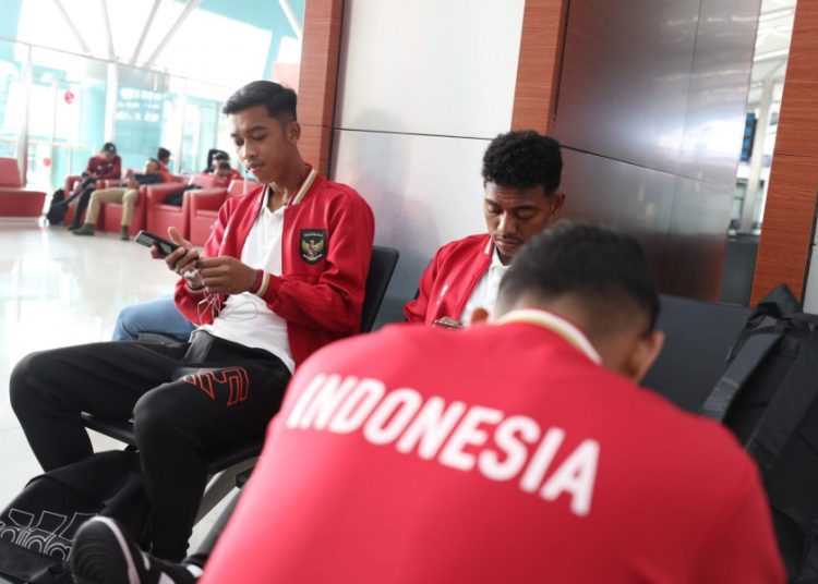 Pemain Timnas Indonesia U-23 saat akan bertolak ke Thailand mengikuti AFF U-23 2023, Senin (14/8/2023). (fornews.co/ist)
