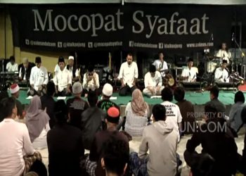 MOCOPAT SYAFAAT menjadi agenda rutin setiap tanggal 17 yang digelar di Jogja dengan berbagai simpul maiyah. (foto fornews.co/caknun.com)