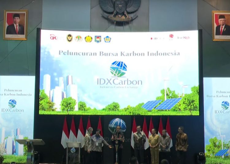 Presiden Jokowi saat meresmikan dan membuka Perdagangan Perdana Bursa Karbon Indonesia, di BEI, di Jakarta, Selasa (26/09/2023). (fornews.co/Tangkapan Layar)