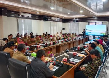 Suasana konsultasi publik RAD-KSB di Ruang Rapat Rampai Talang, Bappeda dan Litbang Pemkab Banyuasin, Selasa (21/11/2023). (fornews.co/ist)