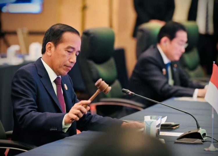 Presiden Jokowi saat memimpin agenda 4 KTT Perayaan 50 Tahun Hubungan Persahabatan dan Kerjasama ASEAN-Jepang di Hotel the Okura, Tokyo, Minggu (17/12/2023). (fornews.co/tangkap layar)