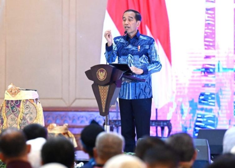 Presiden Jokowi saat berbicara pada Munaslub Apeksi, di Puri Begawan, Kota Bogor, Jumat (15/12/2023). (fornews.co/ BPMI Setpres)