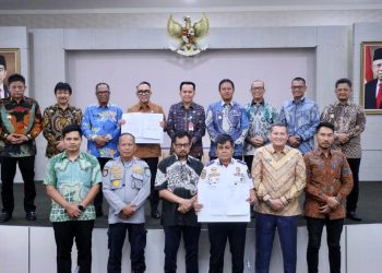 Pj Gubernur Sumsel, Agus Fatoni, usai penandatanganan PKS antara Bupati dan Wali Kota, Kepala Dinas Perhubungan Kabupaten/Kota se-Provinsi Sumsel dan Lampung, Kantor Kemendagri, Jumat (5/1/2024). (fornews.co/ist)