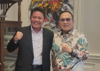 Herman Deru dan Eddy Santana Putra, saat bertemu di kediaman Herman Deru di Taman Kenten, Palembang, Sabtu (13/04/2024). (fornews.co/ist)