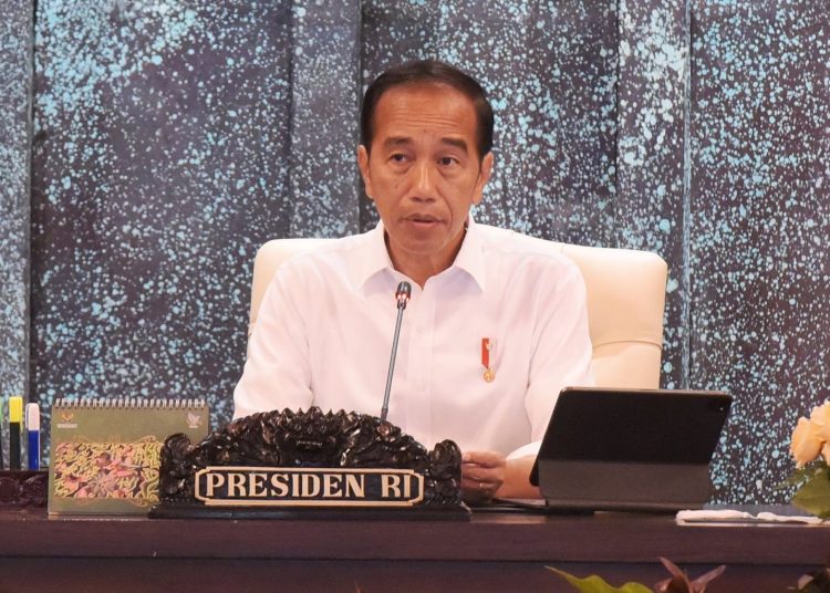 Presiden Jokowi saat memimpin Sidang Kabinet Paripurna (SKP) di Istana Garuda, Ibu Kota Nusantara, Kalimantan Timur, Senin (12/08/2024). (fornews.co/Foto: Humas Setkab)