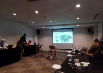 Momen Lokakarya Media yang diinisiasi Institute for Essential Service Reform (IESR) di Fave Hotel Palembang, Selasa (22/10/2024). (fornews.co/D Sagita)