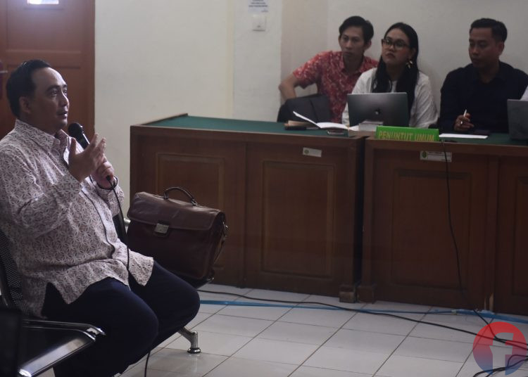 Salah satu saksi ahli memberikan kesaksian pada sidang lanjutan gugatan perkara kabut asap di PN Klas 1A Palembang, Kamis (10/4/2025). (fornews.co/Mushaful Imam)