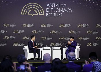 Presiden Prabowo Subianto saat menjadi pembicara dalam sesi Antalya Diplomacy Talk (ADF) Talk 2025 di Antalya, Turkiye, pada Jumat (11/4/2025) waktu setempat. (fornews.co/Foto: BPMI Setpres)