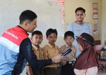 Momen interaksi tanya jawab antara tim dari PHE Jambi Merang denga siswa di SDN Mendis Jaya, dalam program baru bertajuk Sekolah Lestari Berdikari. (fornews.co/ist)