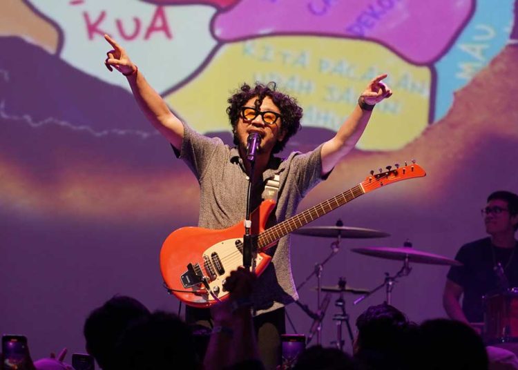 KONSER musik penutupan ARTJOG 2023--Motif: Lamaran, menampilkan Kunto Aji, Prince dan The Mayasona. (foto fornews.co/artjog)