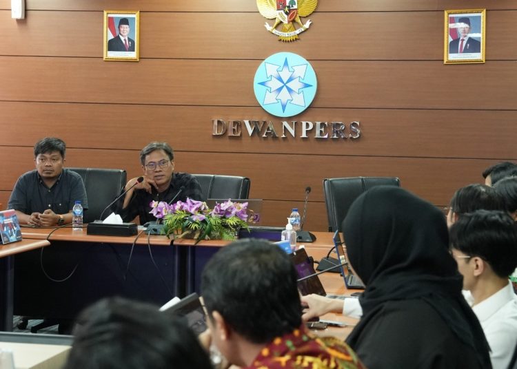 Anggota Dewan Pers Periode 2025 - 2028, Abdul Manan, saat menerima tim dari Koalisi Cek Fakta, di Kantor Dewan Pers, Selasa (3/6/2025). (fornews.co/ist)