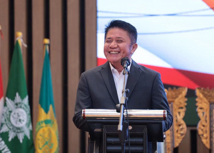 Gubernur Sumsel, Herman Deru saat berbicara pada Milad Aisyiyah ke-108, Milad TK Aisyiyah ke-106, serta Seminar Nasional di Hotel Aryaduta, Palembang, Rabu (4/6/2025). (fornews.co/ist)