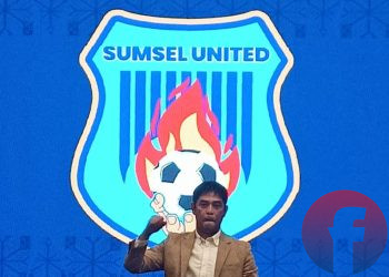 Pelatih Kepala Sumsel United, Nil Maizar, saat launching logo, jersey dan perkenalan pelatih Sumsel United di Hotel Harper, Palembang, Sabtu (14/6/2025) malam. (fornews.co/Sidratul Muntaha)