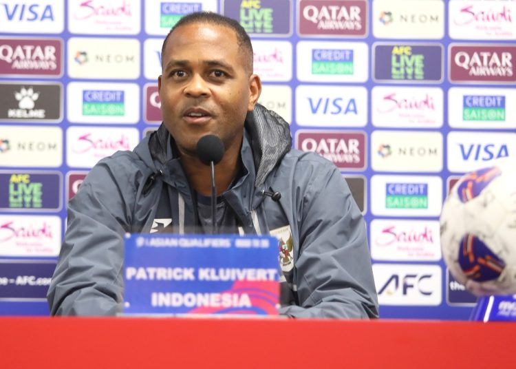 Pelatih Kepala Timnas Indonesia, Patrick Kluivert, pada sesi konferensi pers sebelum pertandingan, Senin (9/6/2025). (fornews.co/foto: PSSI)