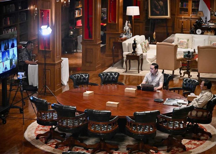 PRESIDEN Prabowo Subianto memimpin rapat terbatas (ratas) secara daring pada Ahad malam, 29 Juni 2025. (foto fornews.co/setpres/cahyo)