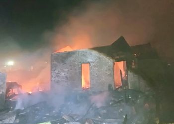 Kondisi pemukiman padat penduduk di Jalan Faqih Usman depan Asrama Polisi 1 Ulu, RT 13, RW 3, Kelurahan 1 Ulu, Kecamatan SU I Palembang, yang hangus akibat peristiwa kebakaran, Selasa (22/7/2025). (fornews.co/ist)