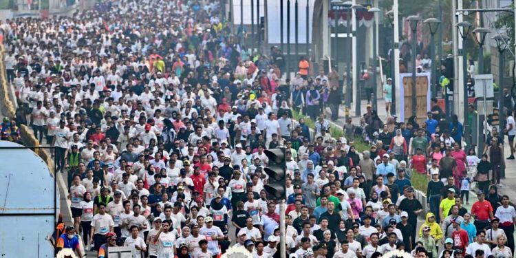 MERDEKA RUN 8.0K masyarakat tumpah ruah mengikuti puncak peringatan kemerdekaan HUT RI ke-80 di Jakarta, 24 Agustus 2025. (foto fornews.co/cahyo/bpmi setpres)