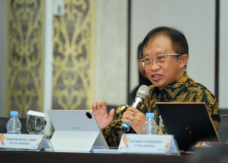 Direktur Retail dan Niaga PT PLN (Persero), Adi Priyanto. (fornews.co/ist)