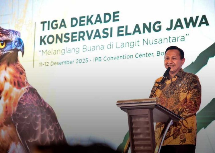 WAKIL Menteri Kehutanan, Rohmat Marzuki, menyampaikan populasi Elang Jawa kini diperkirakan antara 600 hingga 700 individu membutuhkan perhatian serius, Bogor, Kamis, 12 Desember. (foto fornews.co/kemenhut)