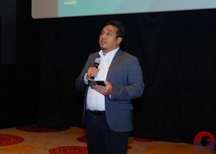 General Manager PLN UWS2JB, Adhi Herlambang saat memberikan sambutan pada momen nobar Avatar di Cinepolis Palembang Icon Mall Palembang, Senin (22/12/2025). (fornews.co/ist)